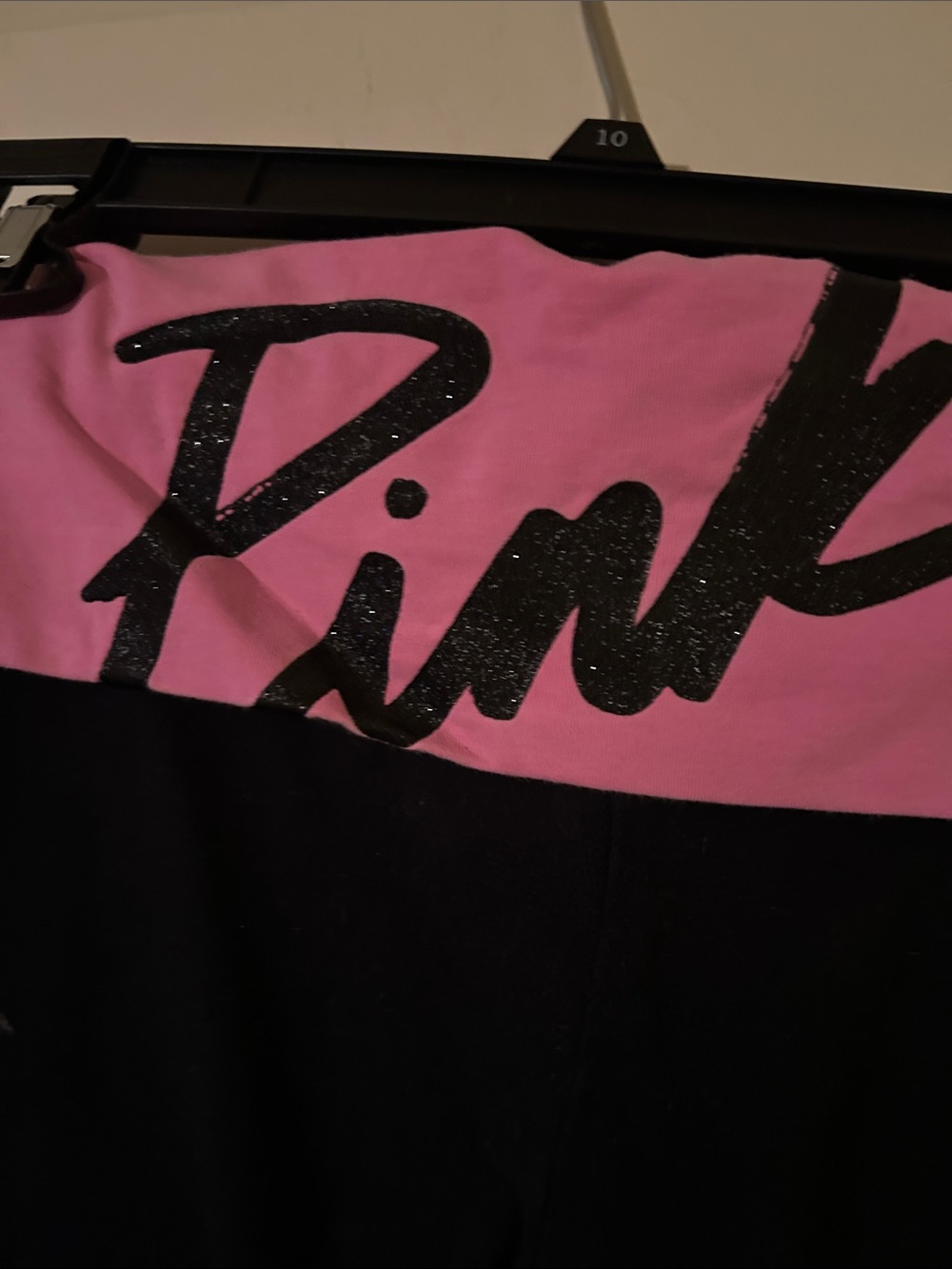 Pink yoga pants - Picture 2 of 3